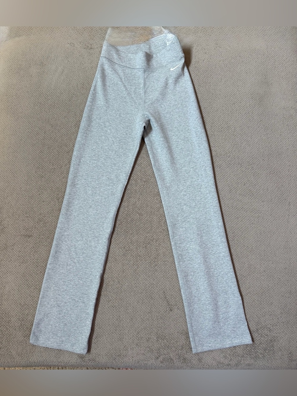 Nike Sportswear Womens Small Grey Tight Fit High Rise Full Length Yoga Pants NWT - Picture 2 of 13